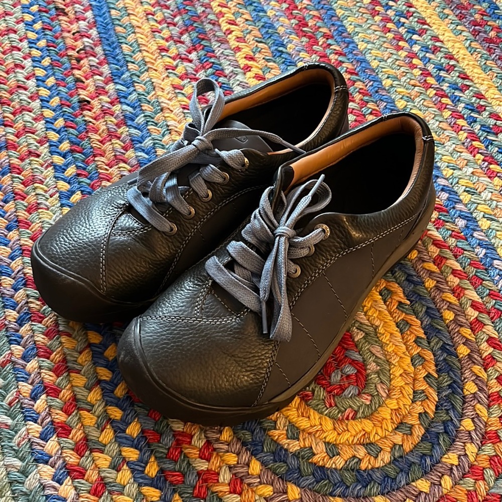NWOT sz 11 Keen Presidio sneakers